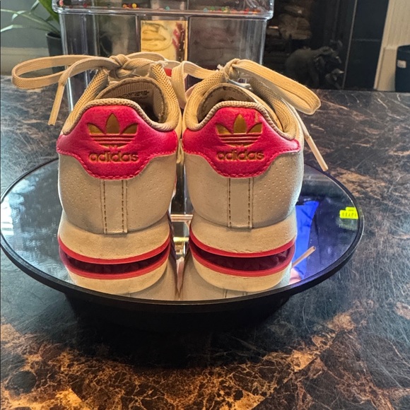 Adidas Samoa Pink and White Sneakers - Toddlers Size 7 - Picture 6 of 9
